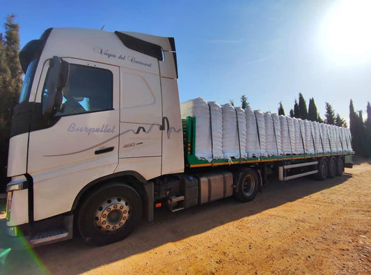 2 Camión con 24 BURPELLET de 1872 SACOS DE 15 KG certificado DIN ENplus A1 15Kg